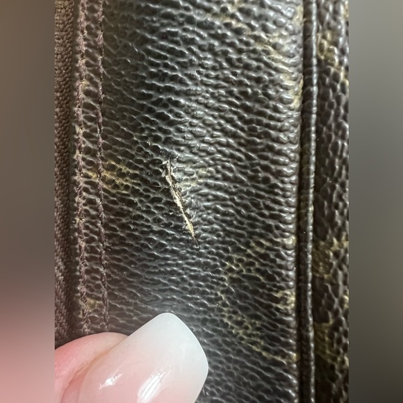 Louis Vuitton Monogram Trousse Toilette 28 Cosmetic Pouch - Picture 6 of 17